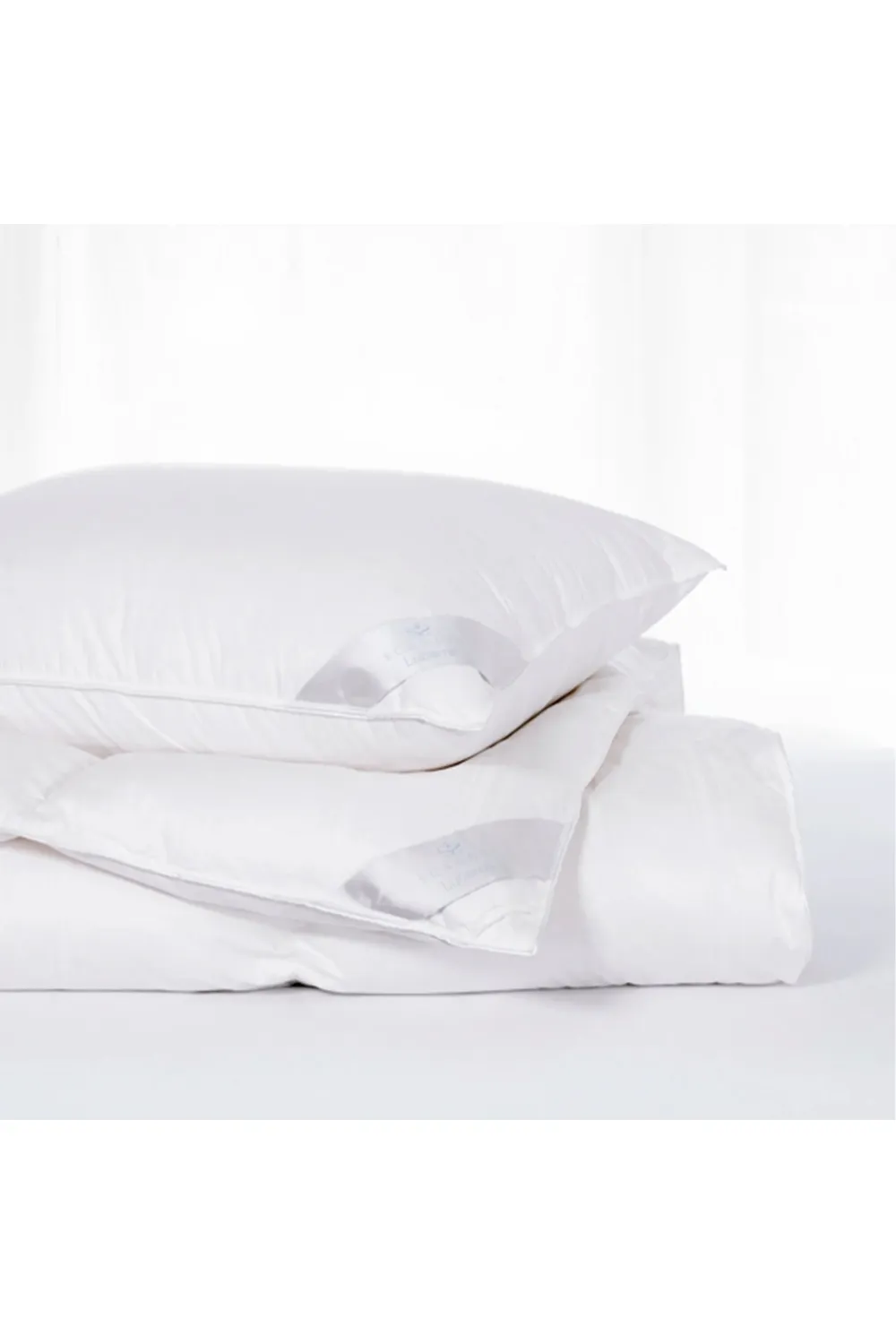 350TC Sateen Piping King Comforter | Scandia Lucerne