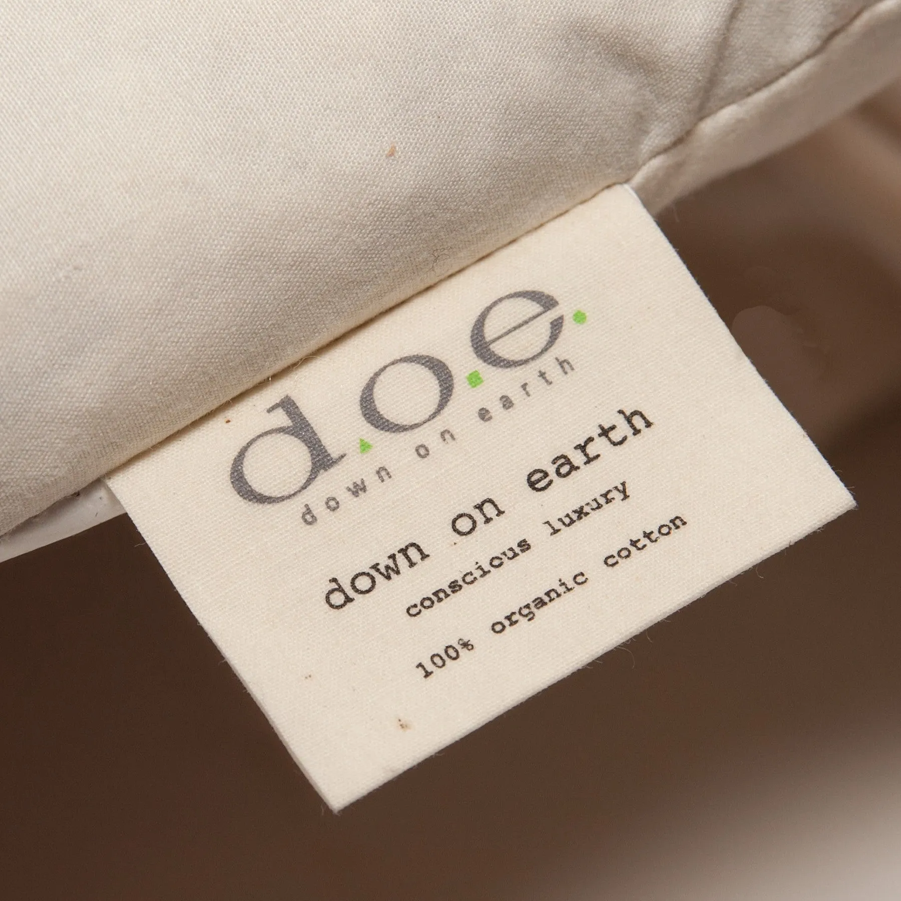 d.o.e.® white goose down comforter with organic cotton ticking, summer weight