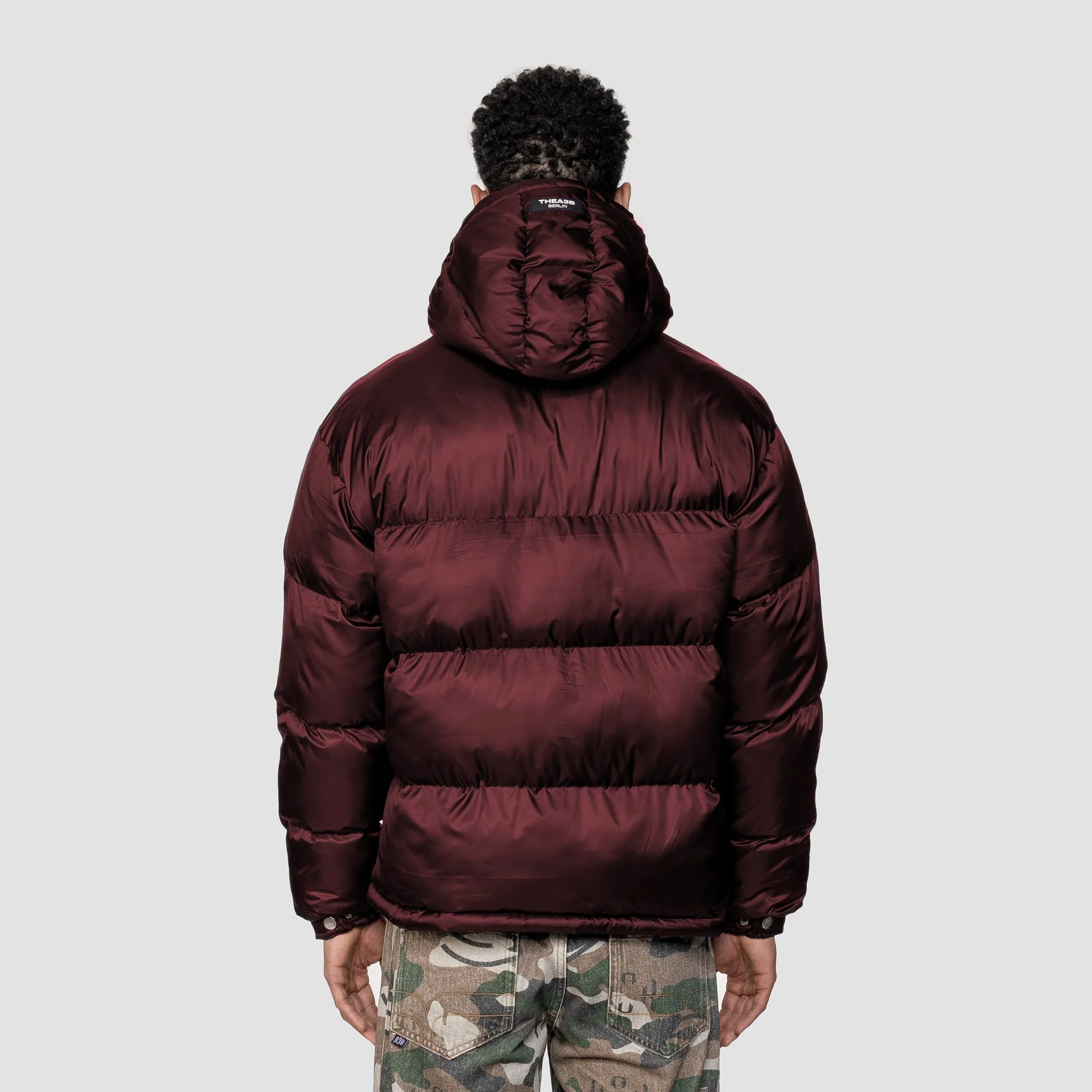 ESSENCE LOGO PUFFER FROSTED - CHERRY